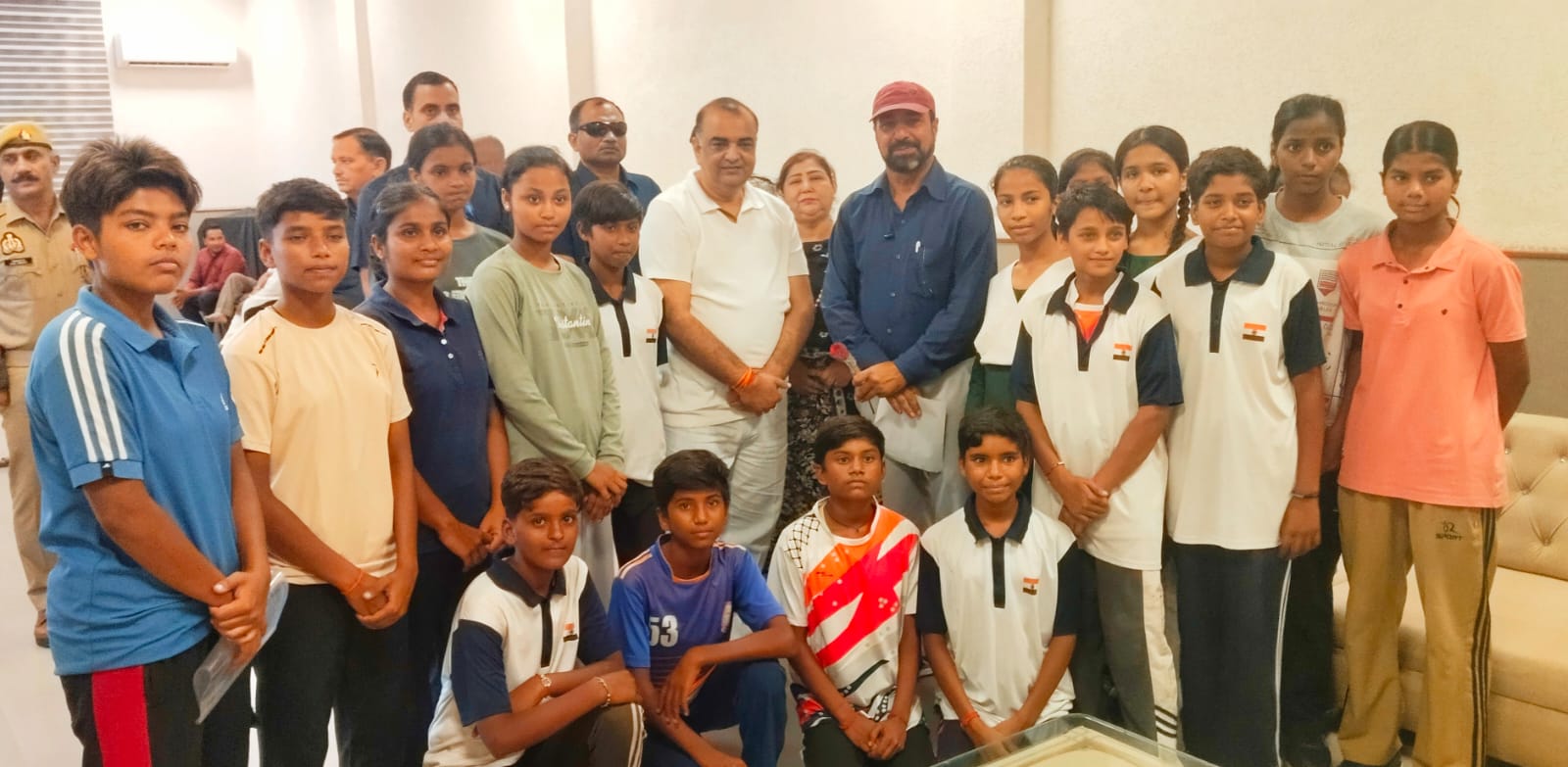 अंडर 14 हॉकी गर्ल्स ने नगर विधायक , आकाश सक्सेना  से सुविधाओं को लेकर पत्र सौंपा,  ब्यूरो रिपोर्ट, रामपुर 
